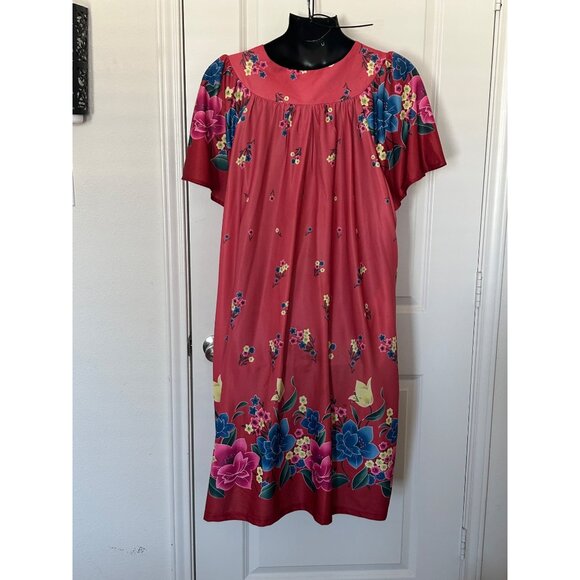 Vintage-Inspired Red Floral Mexican-Style Dress With Short Sleeves & V-Neckline - Picture 2 of 7